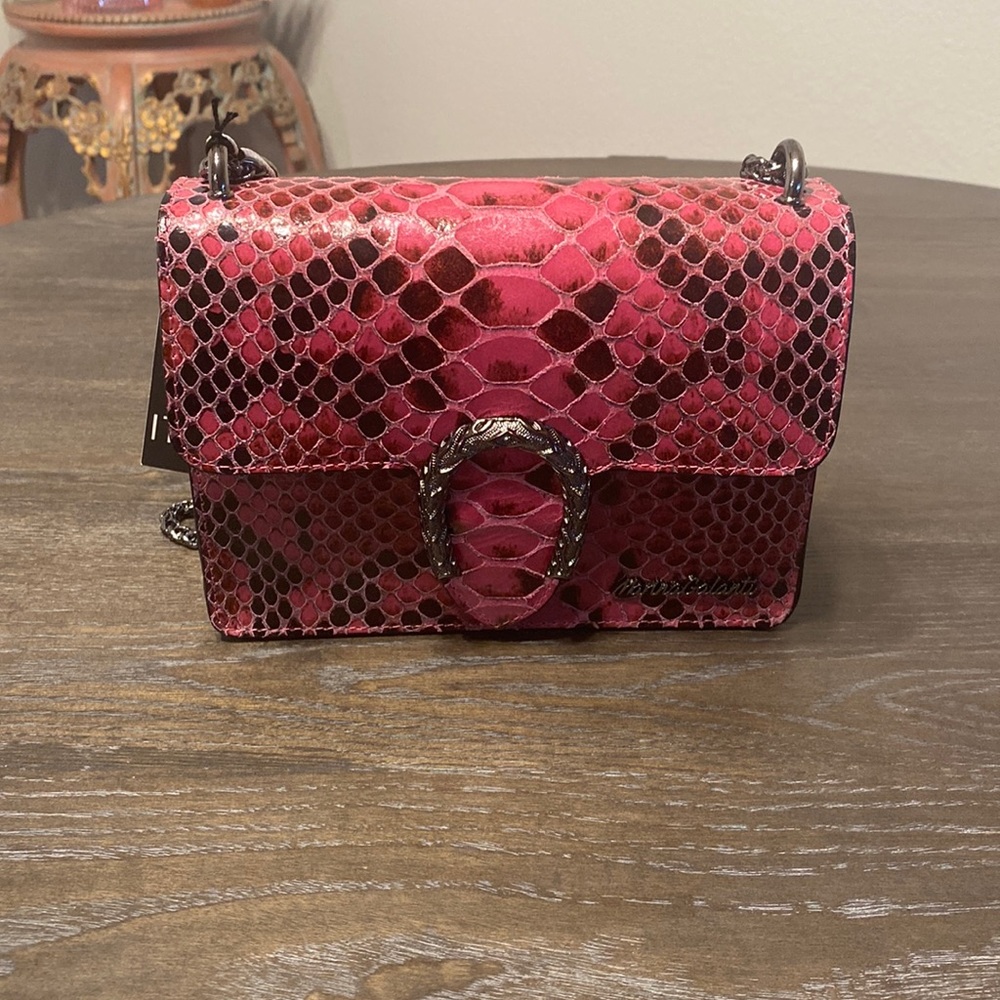 Such Girlie Pink Snake skin purse. 100% Italian leather. Pretty in Pink